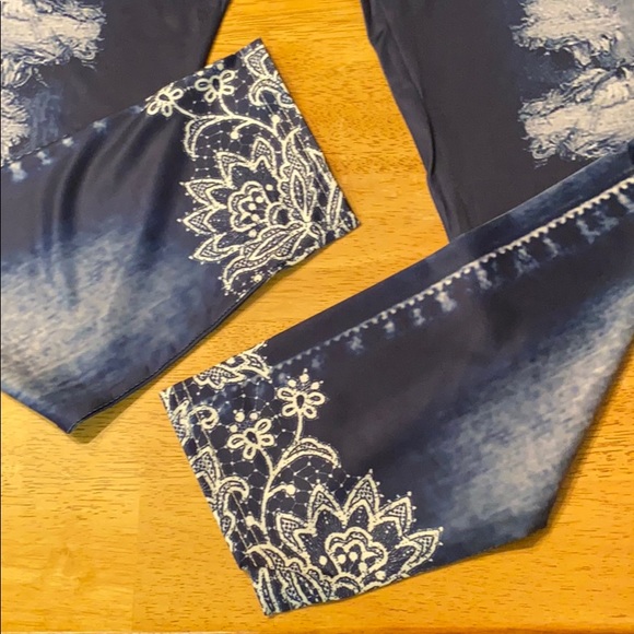 Denim-Look Leggings - Picture 3 of 4